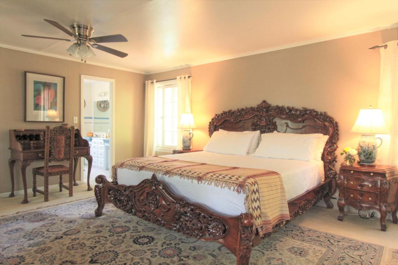 Casa Blanca Inn And Suites 法明顿 外观 照片