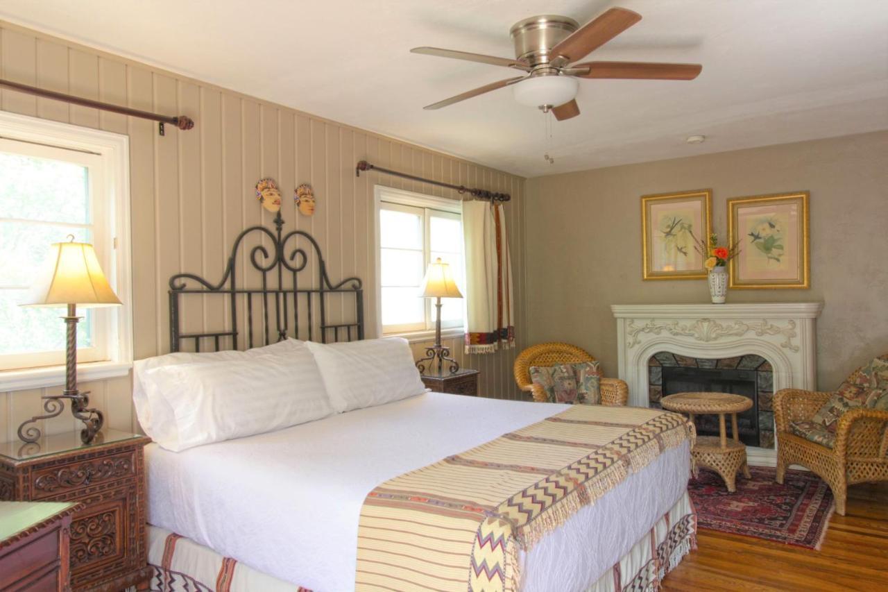 Casa Blanca Inn And Suites 法明顿 外观 照片