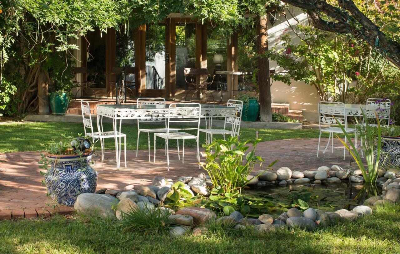 Casa Blanca Inn And Suites 法明顿 外观 照片