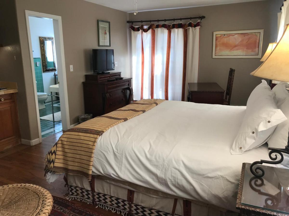 Casa Blanca Inn And Suites 法明顿 外观 照片
