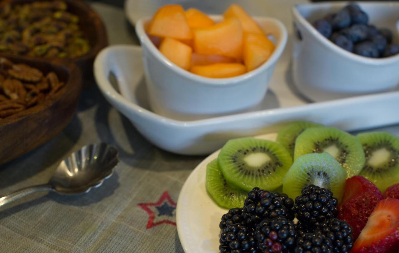 Casa Blanca Inn And Suites 法明顿 外观 照片