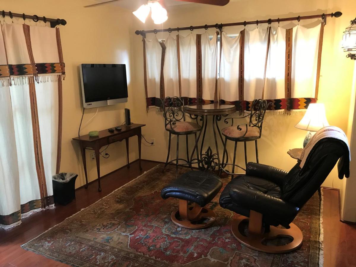 Casa Blanca Inn And Suites 法明顿 外观 照片